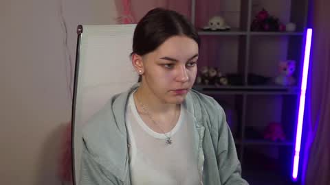 Francesca online show from 8, 4, 2026