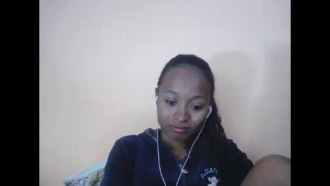 Snapshot of francine925426 chatting on 23, 10, 2025 francine925426 online show from 23, 10, 2025