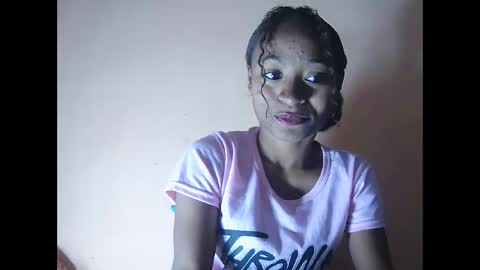 Snapshot of francine925426 chatting on 2, 11, 2025 francine925426 online show from 2, 11, 2025