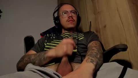 Snapshot of francisbecquer chatting on 29, 1, 2025 FrancisBecquer online show from 29, 1, 2025