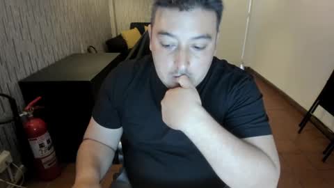 Snapshot of francoisroy chatting on 27, 2, 2025 Juan online show from 27, 2, 2025