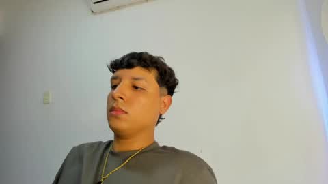 Snapshot of frank_castiglioni chatting on 1, 3, 2025 Castiglioni online show from 1, 3, 2025