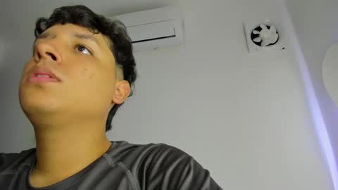 Snapshot of frank_castiglioni chatting on 4, 3, 2025 Castiglioni online show from 4, 3, 2025