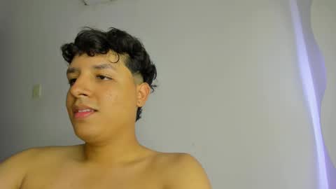 Snapshot of frank_castiglioni chatting on 5, 3, 2025 Castiglioni online show from 5, 3, 2025