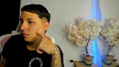 Snapshot of frank_castiglioni chatting on 20, 11, 2025 Castiglioni online show from 20, 11, 2025