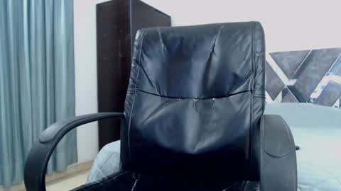 Snapshot of frank_heaven_shore chatting on 4, 1, 2025 Frank online show from 4, 1, 2025