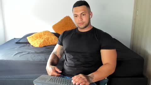 Snapshot of frankmyles01 chatting on 13, 2, 2025 frank online show from 13, 2, 2025