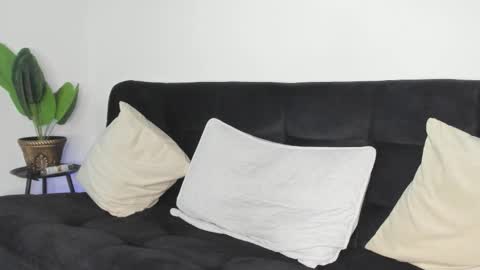 Snapshot of frankmyles01 chatting on 25, 11, 2025 frank online show from 25, 11, 2025