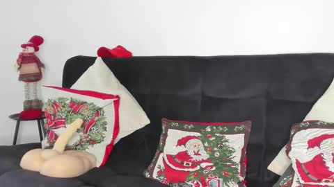 Snapshot of frankmyles01 chatting on 17, 12, 2025 frank online show from 17, 12, 2025