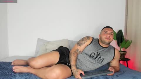 Snapshot of frankmyles01 chatting on 5, 1, 2026 frank online show from 5, 1, 2026