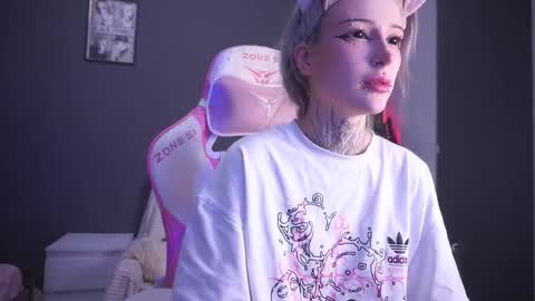 Asya UwU   online show from 8, 1, 2026