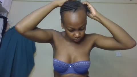 Snapshot of freaky_beauty chatting on 19, 6, 2026 freaky_beauty online show from 19, 6, 2026