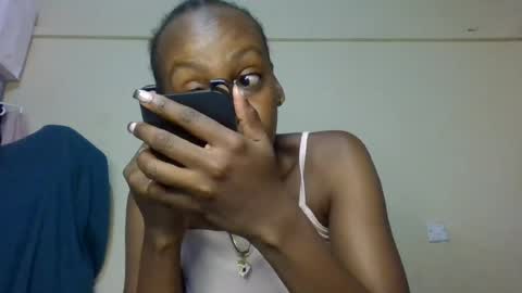 Snapshot of freaky_beauty chatting on 4, 7, 2026 freaky_beauty online show from 4, 7, 2026
