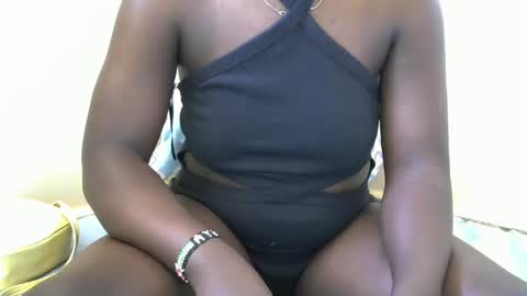 Snapshot of freaky_dolly chatting on 26, 2, 2025 freaky_dolly online show from 26, 2, 2025