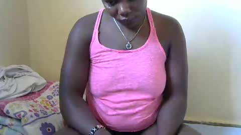 Snapshot of freaky_dolly chatting on 2, 3, 2025 freaky_dolly online show from 2, 3, 2025