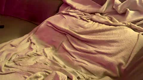 Freddiefirefly online show from 26, 2, 2025