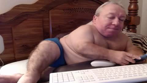 Cute Lil Man online show from 21, 10, 2025