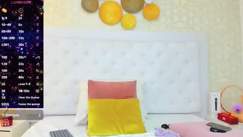 Snapshot of frehia_dimou chatting on 2, 12, 2025 Frehia online show from 2, 12, 2025