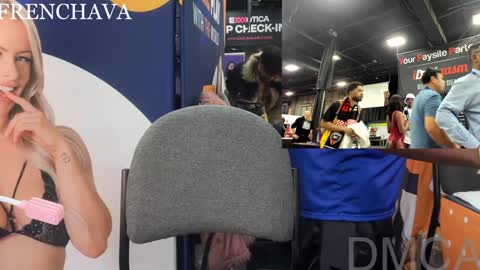 Snapshot of frenchava chatting on 25, 10, 2025 Ava online show from 25, 10, 2025