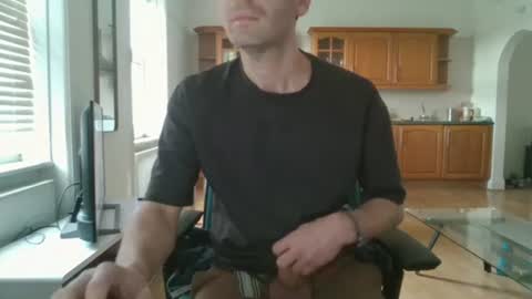 Snapshot of frenchbdmaninlondon chatting on 6, 2, 2026 Horny Paul online show from 6, 2, 2026