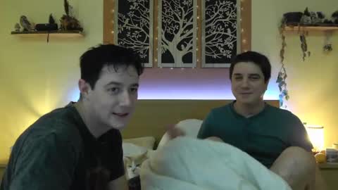 Snapshot of frenchhornybibs chatting on 18, 1, 2025 French Horny Bibs online show from 18, 1, 2025