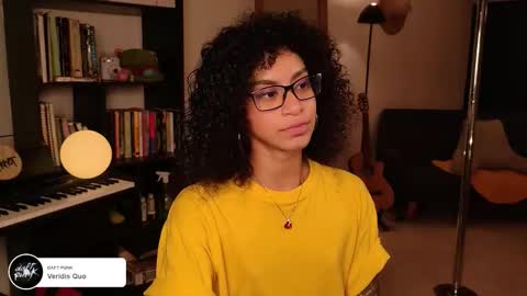 Snapshot of fresatanica chatting on 17, 10, 2025 Vale online show from 17, 10, 2025