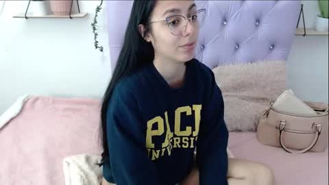 Snapshot of freyja_01 chatting on 1, 10, 2025 Freyja online show from 1, 10, 2025