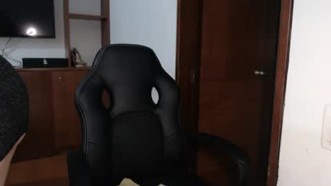 FREYJA LOREN online show from 7, 10, 2025