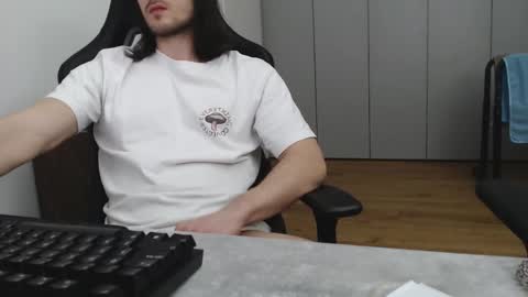 Leslie online show from 13, 2, 2025