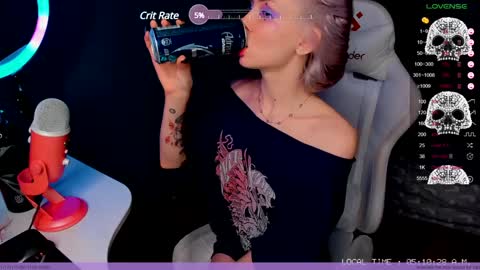 Snapshot of frida_fortune chatting on 24, 12, 2024 Frida A boost to fortune for the one who gives a thumbs up and a bonus lucky for those who support me by joining the fanclub online show from 24, 12, 2024