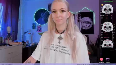 Snapshot of frida_fortune chatting on 26, 9, 2025 Frida A boost to fortune for the one who gives a thumbs up and a bonus lucky for those who support me by joining the fanclub online show from 26, 9, 2025