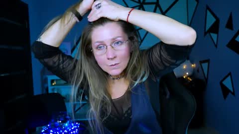 Snapshot of fridatander chatting on 25, 12, 2024 Frida Tander online show from 25, 12, 2024