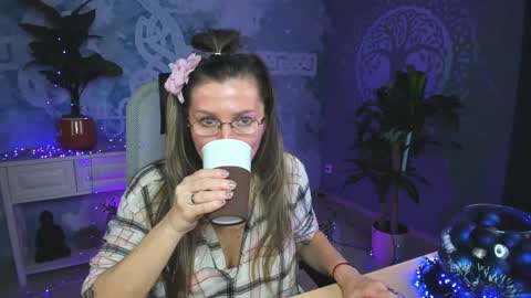 Snapshot of fridatander chatting on 27, 12, 2024 Frida Tander online show from 27, 12, 2024