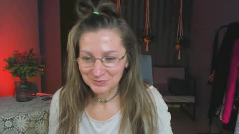 Snapshot of fridatander chatting on 8, 1, 2025 Frida Tander online show from 8, 1, 2025