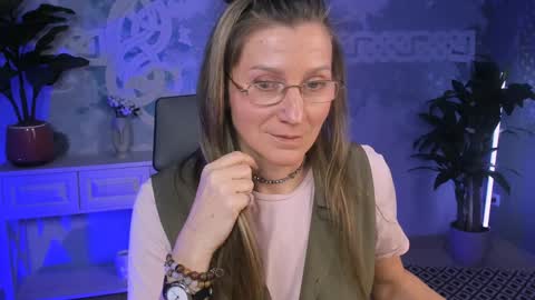 Snapshot of fridatander chatting on 7, 2, 2025 Frida Tander online show from 7, 2, 2025