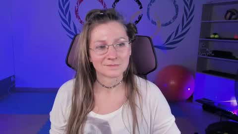 Snapshot of fridatander chatting on 10, 2, 2025 Frida Tander online show from 10, 2, 2025