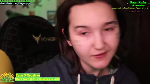 Snapshot of frogessjay chatting on 13, 12, 2025 Jaywise Frogfoot online show from 13, 12, 2025