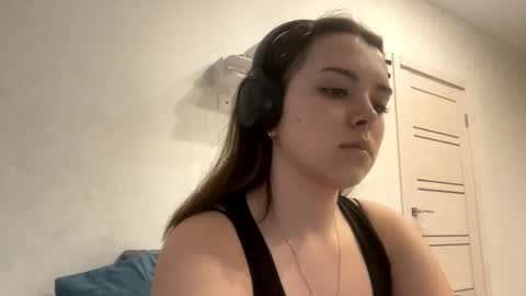 Snapshot of frosted_bloom chatting on 10, 9, 2025 Emily online show from 10, 9, 2025