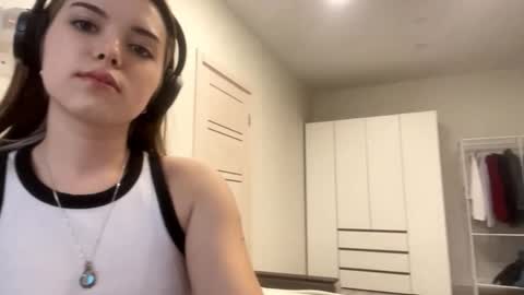 Snapshot of frosted_bloom chatting on 11, 9, 2025 Emily online show from 11, 9, 2025