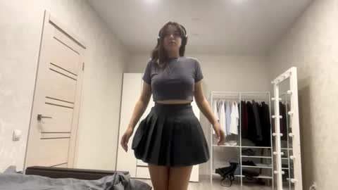 Snapshot of frosted_bloom chatting on 17, 9, 2025 Emily online show from 17, 9, 2025