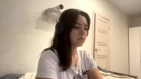 Snapshot of frosted_bloom chatting on 23, 9, 2025 Emily online show from 23, 9, 2025