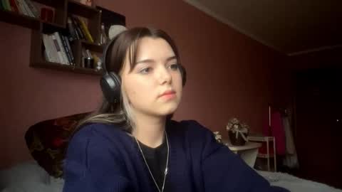 Snapshot of frosted_bloom chatting on 26, 9, 2025 Emily online show from 26, 9, 2025