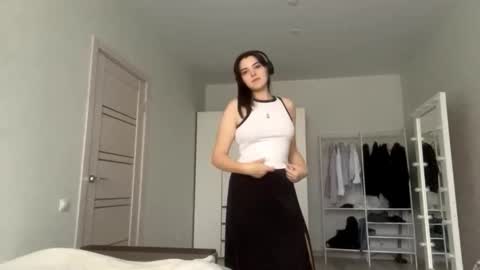 Snapshot of frosted_bloom chatting on 5, 10, 2025 Emily online show from 5, 10, 2025