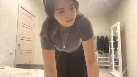 Snapshot of frosted_bloom chatting on 8, 10, 2025 Emily online show from 8, 10, 2025