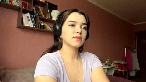 Snapshot of frosted_bloom chatting on 12, 10, 2025 Emily online show from 12, 10, 2025