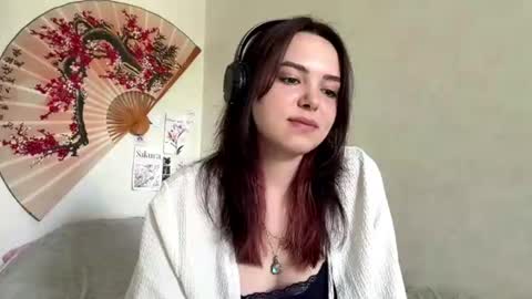 Snapshot of frosted_bloom chatting on 29, 6, 2026 Emily online show from 29, 6, 2026