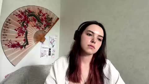 Snapshot of frosted_bloom chatting on 29, 6, 2026 Emily online show from 29, 6, 2026