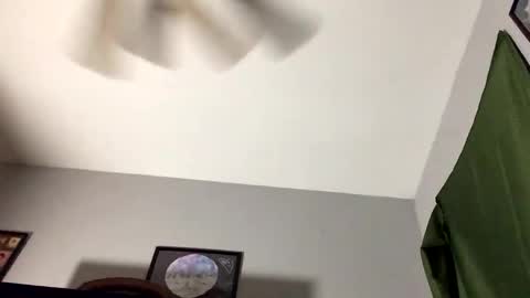 Snapshot of frozen232 chatting on 3, 2, 2026 Fabian online show from 3, 2, 2026