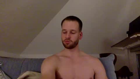 Snapshot of frozenyoga chatting on 5, 11, 2025 frozenyoga online show from 5, 11, 2025