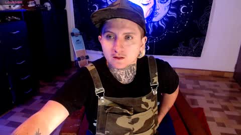 Snapshot of ftmblueyes chatting on 5, 1, 2025 HEHIM online show from 5, 1, 2025